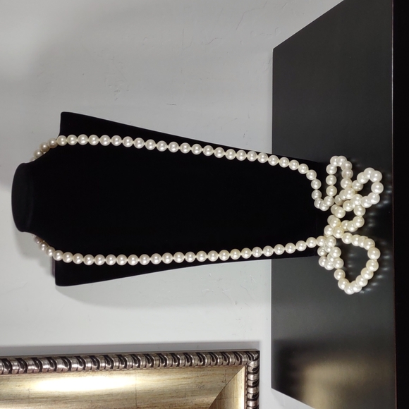 60" Vintage Imitation Pearl Necklace - Picture 3 of 11